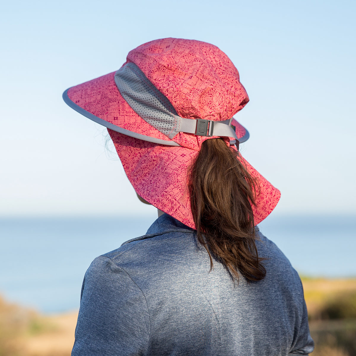 Sun hat sports top